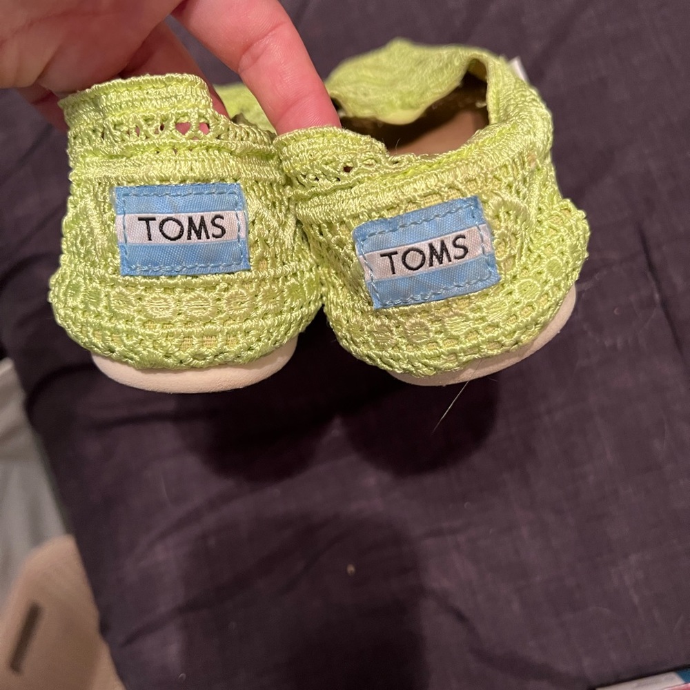 Lime Green Lace Toms